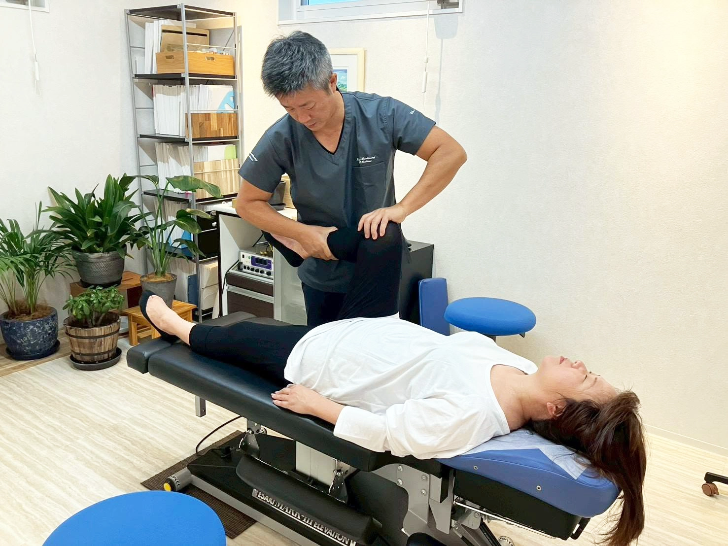 広陵コンディショニングでひざ・股関節・足部の状態を確認するイメージ